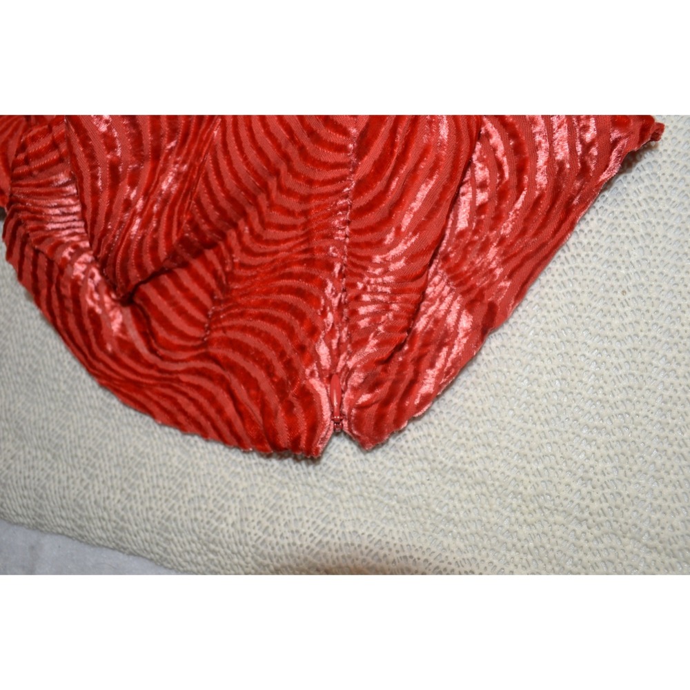 Talbots Women's Red Textured Velvet Short Sleeve Top 16W Scoop Neck eveningwear‎ - Picture 6 of 7